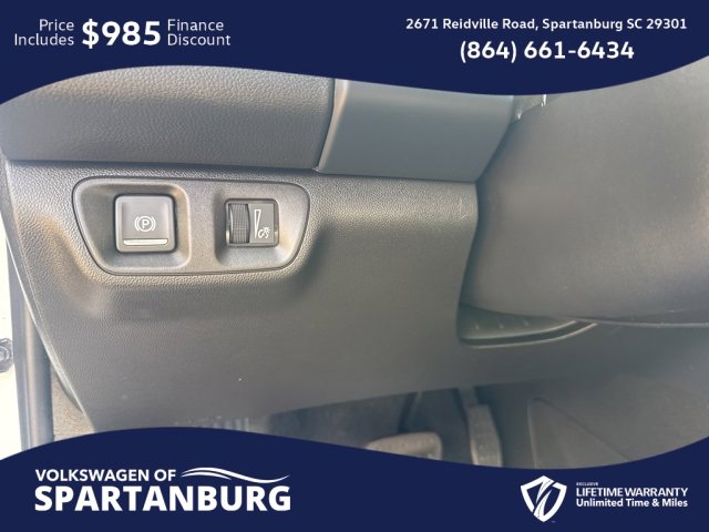 Used 2023 GMC Acadia SLT image 17