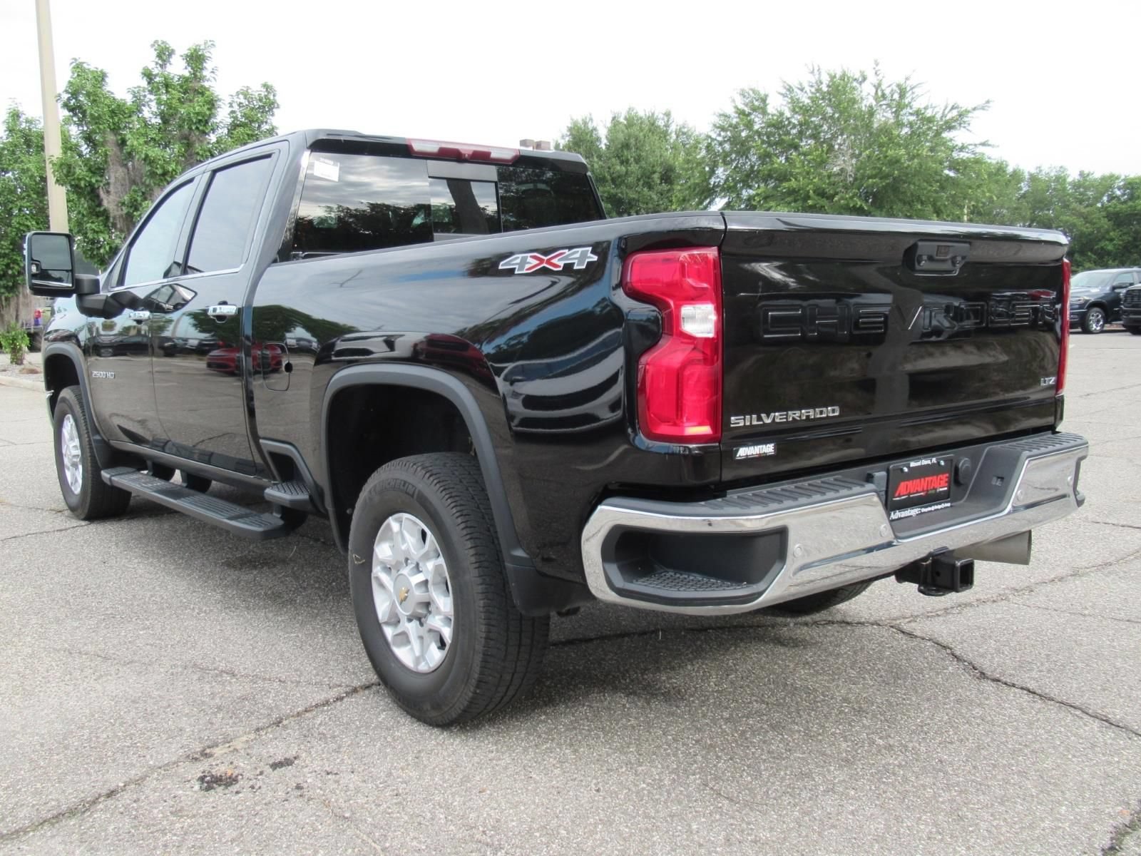 Used 2022 Chevrolet Silverado 2500 LTZ w/ LTZ Plus Package AWD/4WD image 5