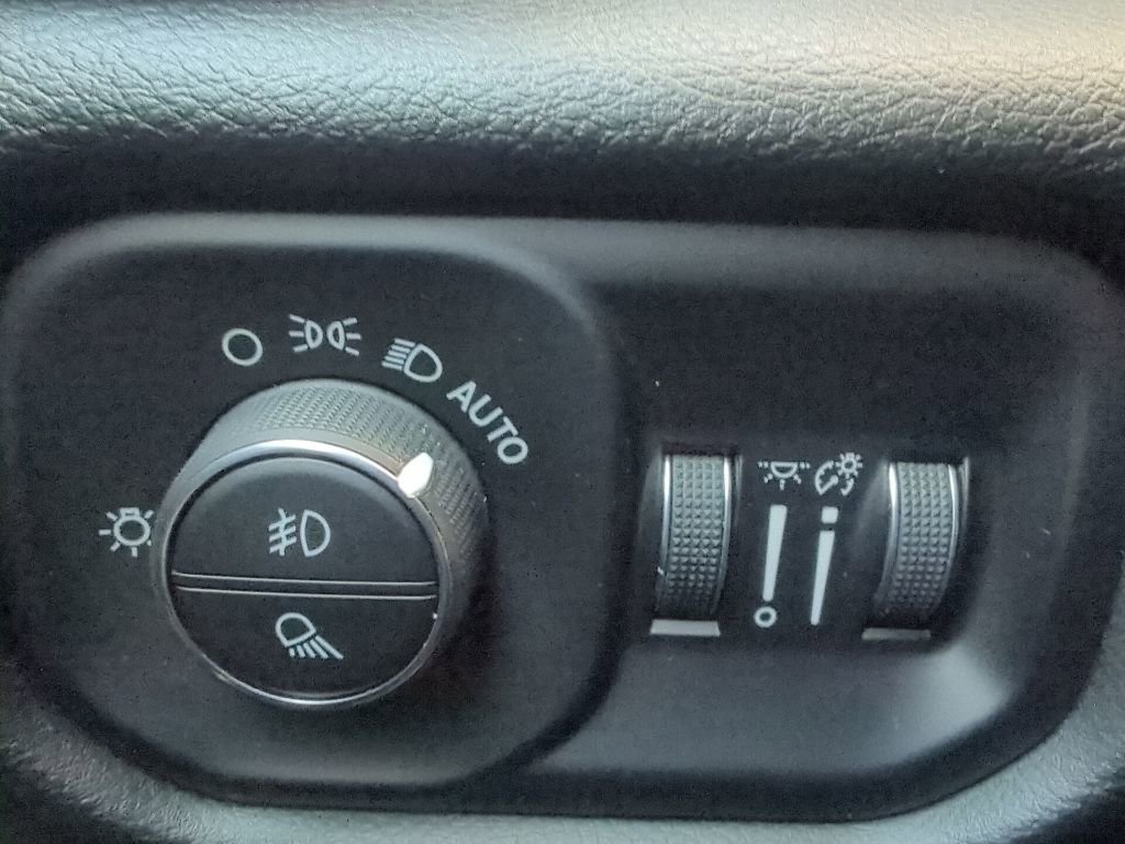 Used 2023 RAM 1500 Laramie image 31