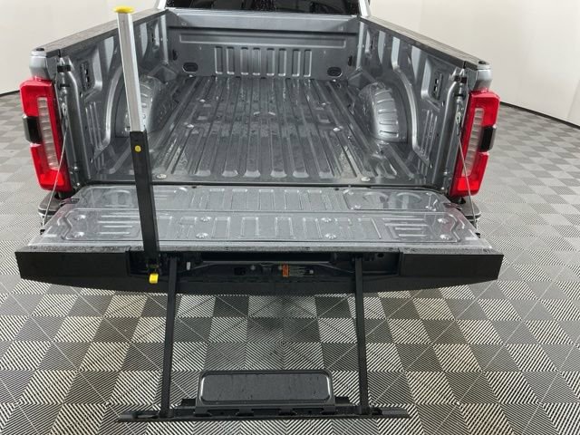 Certified 2025 Ford F350 Lariat w/ FX4 Off-Road Package image 8