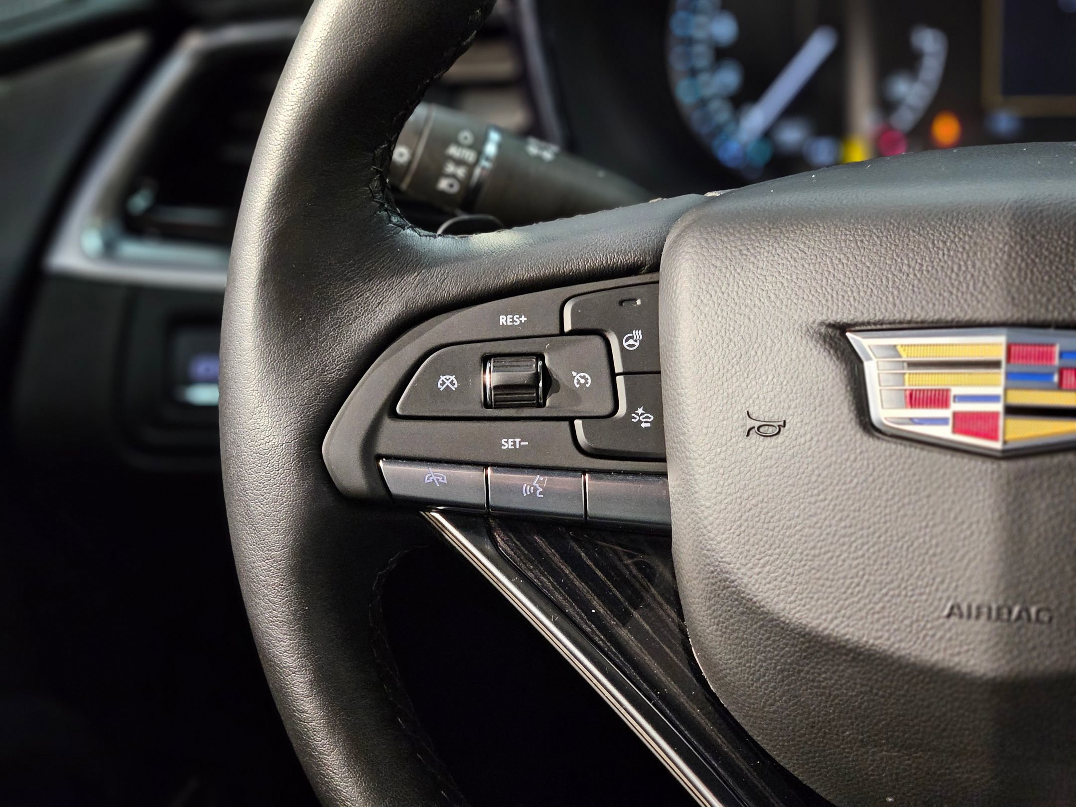 Used 2025 Cadillac XT6 Premium Luxury image 29