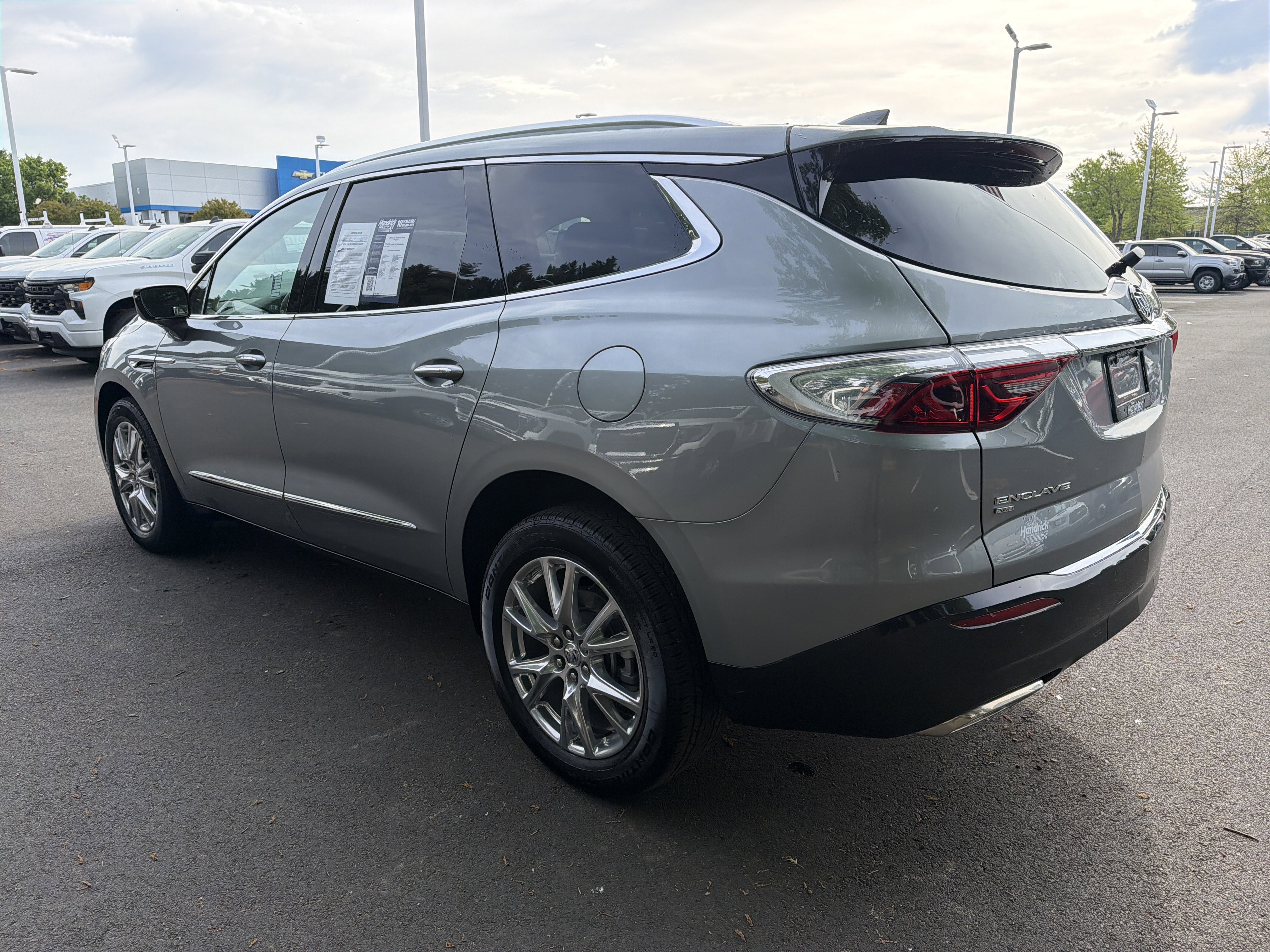 Used 2024 Buick Enclave Essence w/ Experience Buick Package image 8