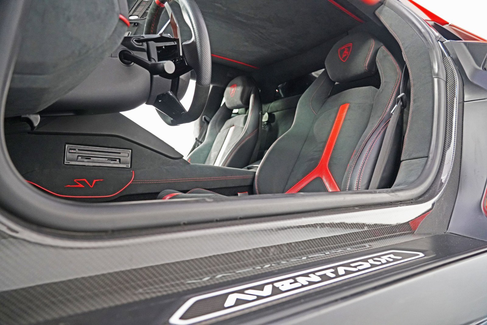 Used 2017 Lamborghini Aventador S image 95