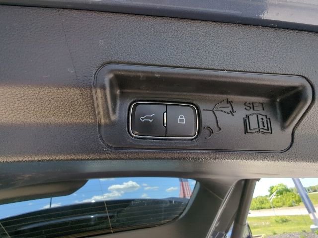 Used 2021 Ford Explorer XLT w/ Equipment Group 202A AWD/4WD image 39