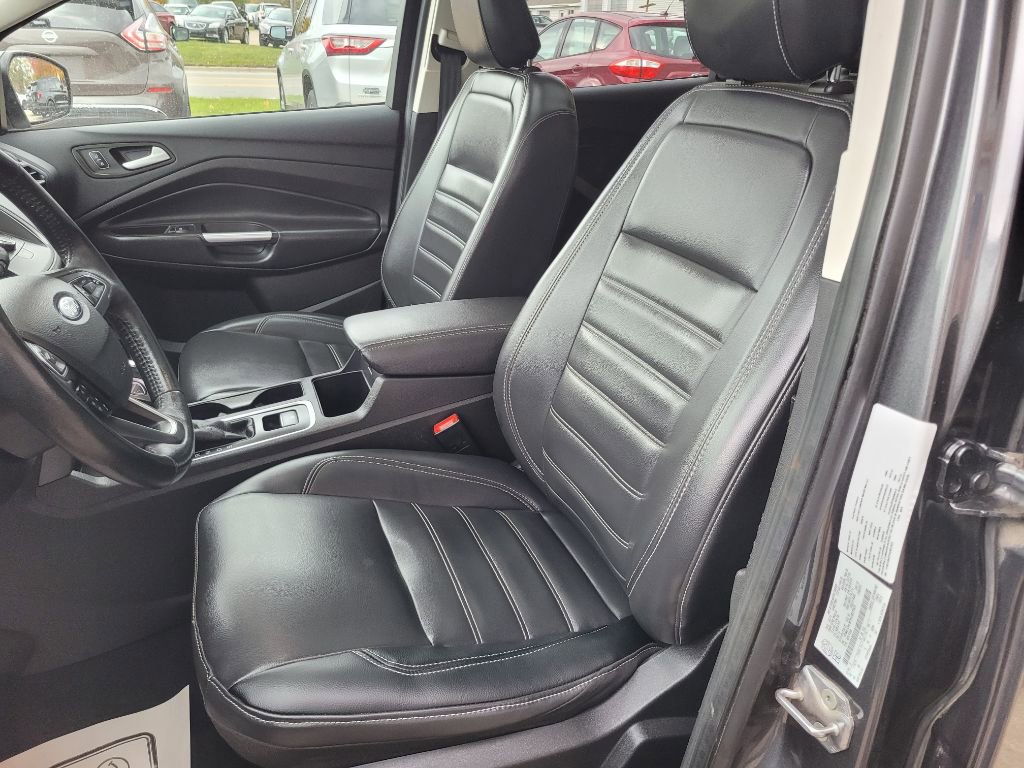 Used 2019 Ford Escape SEL image 21
