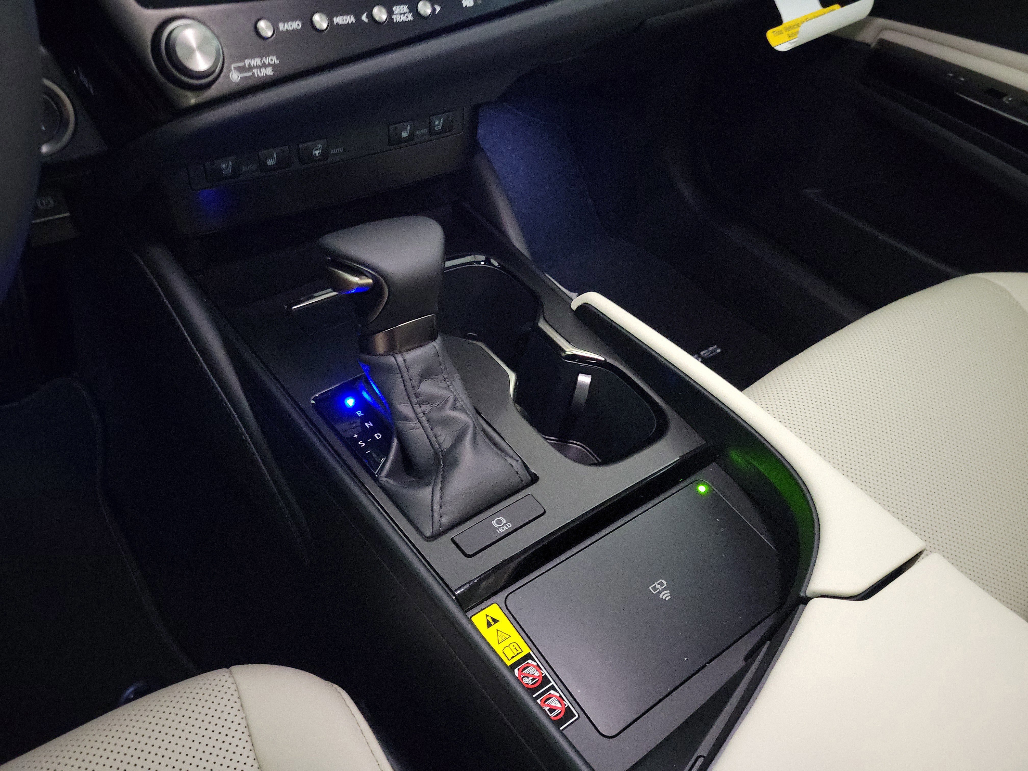 New 2025 Lexus ES 350 w/ Premium Package image 14