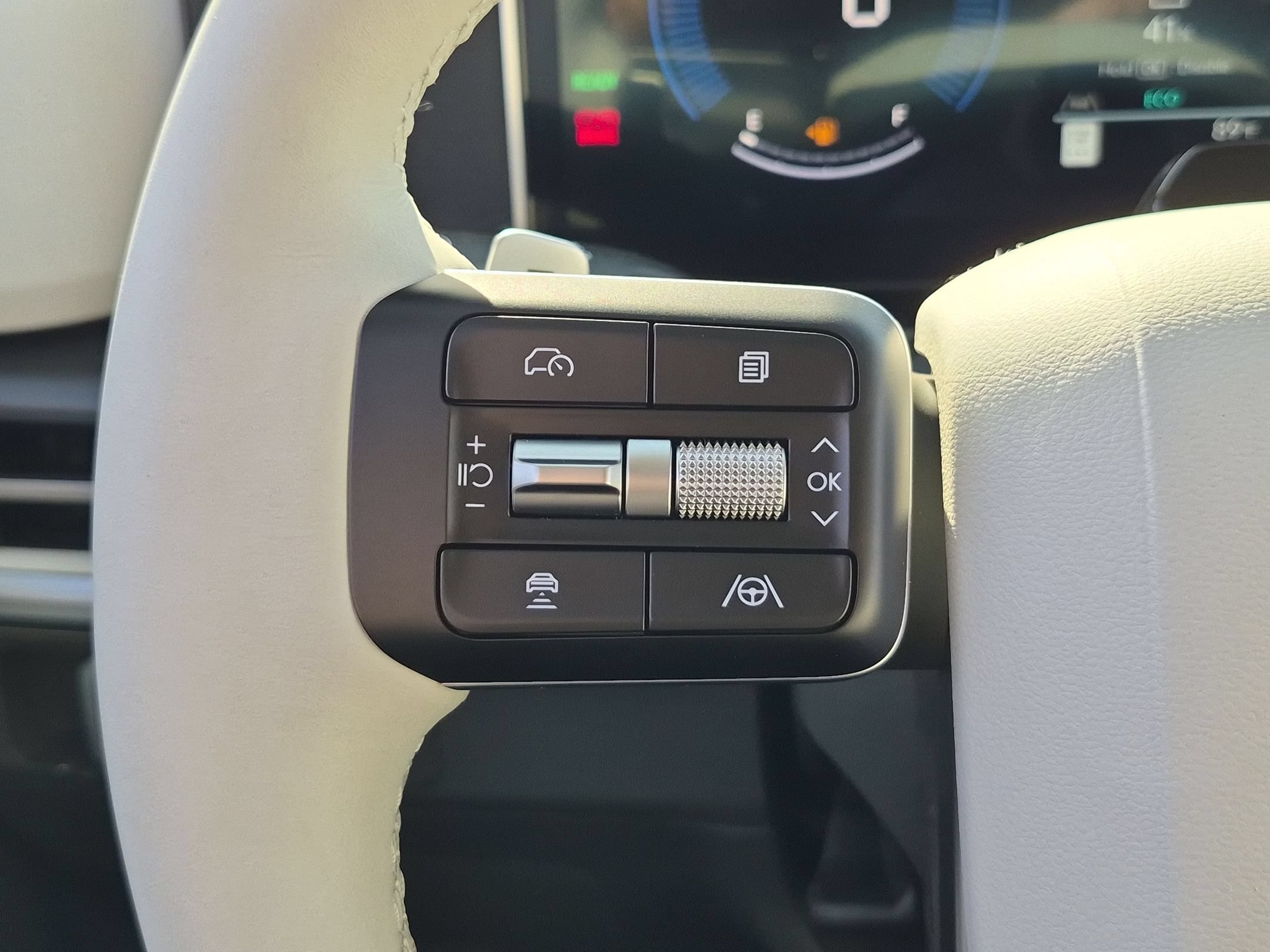 New 2026 Hyundai Santa Fe SEL FWD image 16