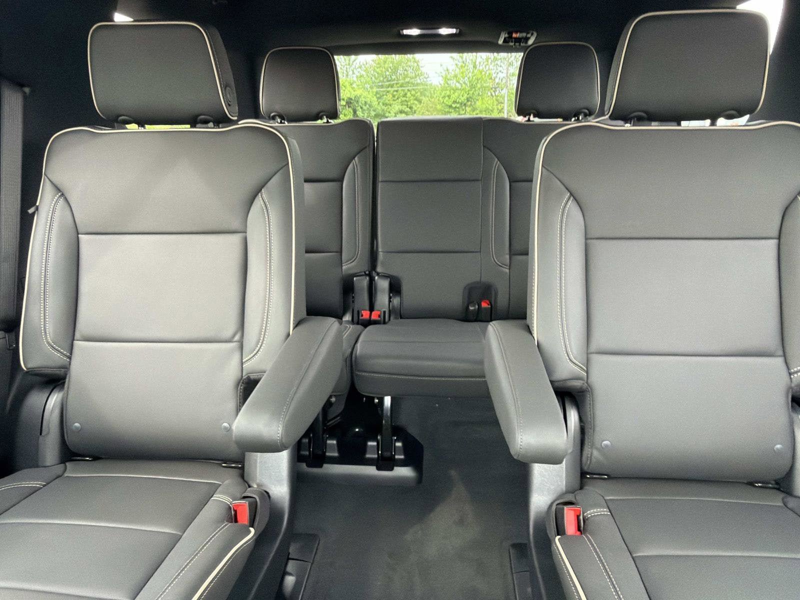 New 2026 Chevrolet Tahoe Premier w/ Sun And Tow Package AWD/4WD image 7