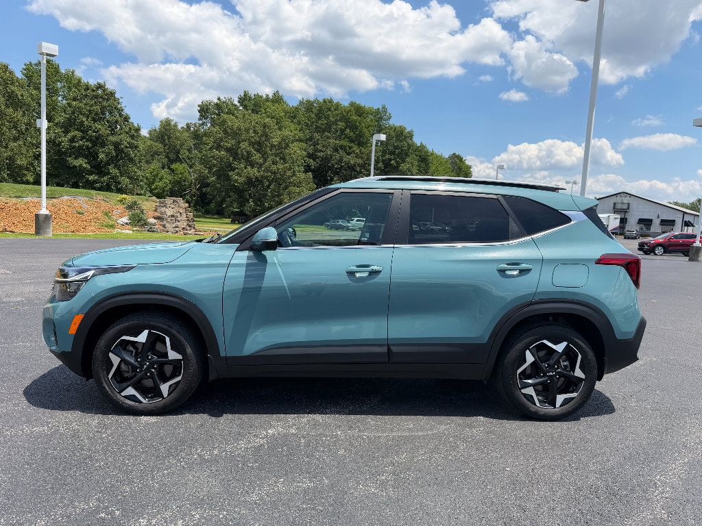 Used 2024 Kia Seltos EX AWD/4WD image 4