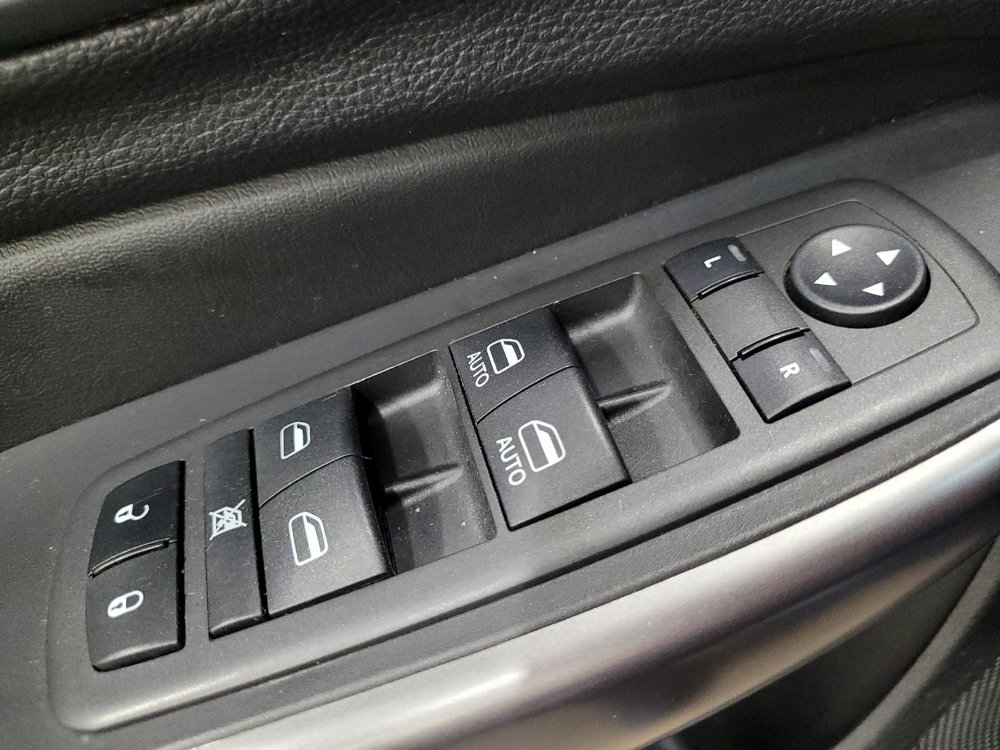 Used 2022 Jeep Cherokee Latitude Lux w/ Sun & Sound Group AWD/4WD image 27