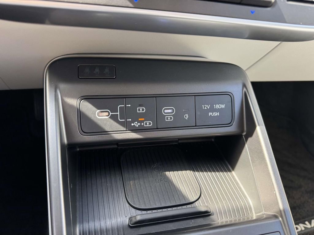 Used 2025 Hyundai Kona Limited image 29