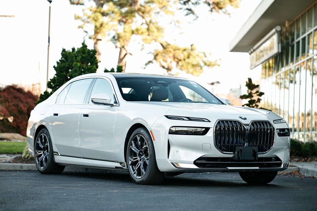 Used 2025 BMW i7 eDrive50 w/ Premium Package