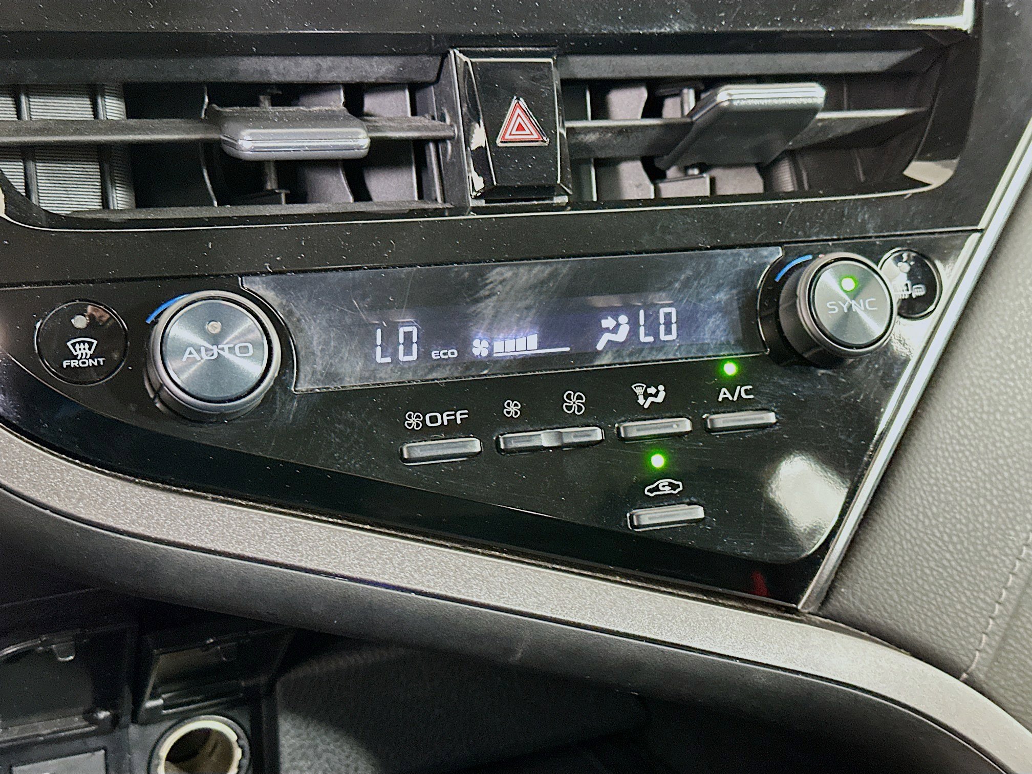 Used 2024 Toyota Camry SE image 23