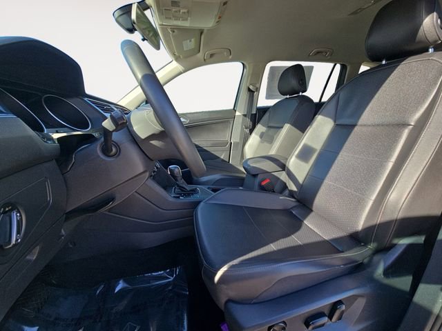 Used 2020 Volkswagen Tiguan SE image 9