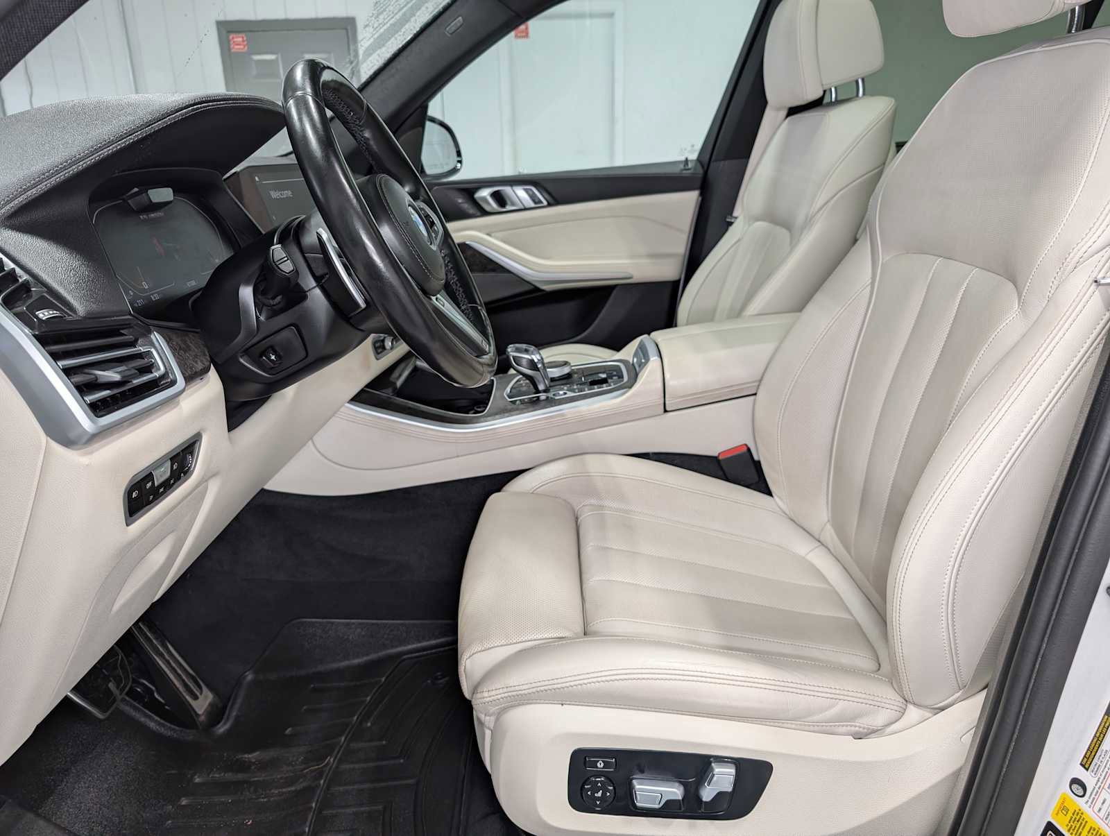Used 2021 BMW X5 M50i AWD/4WD image 4