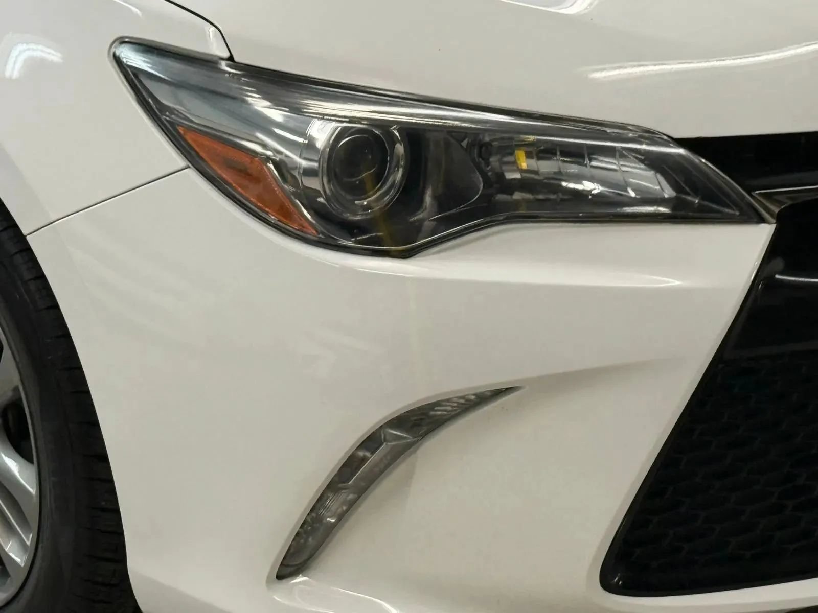 Used 2017 Toyota Camry SE FWD image 4