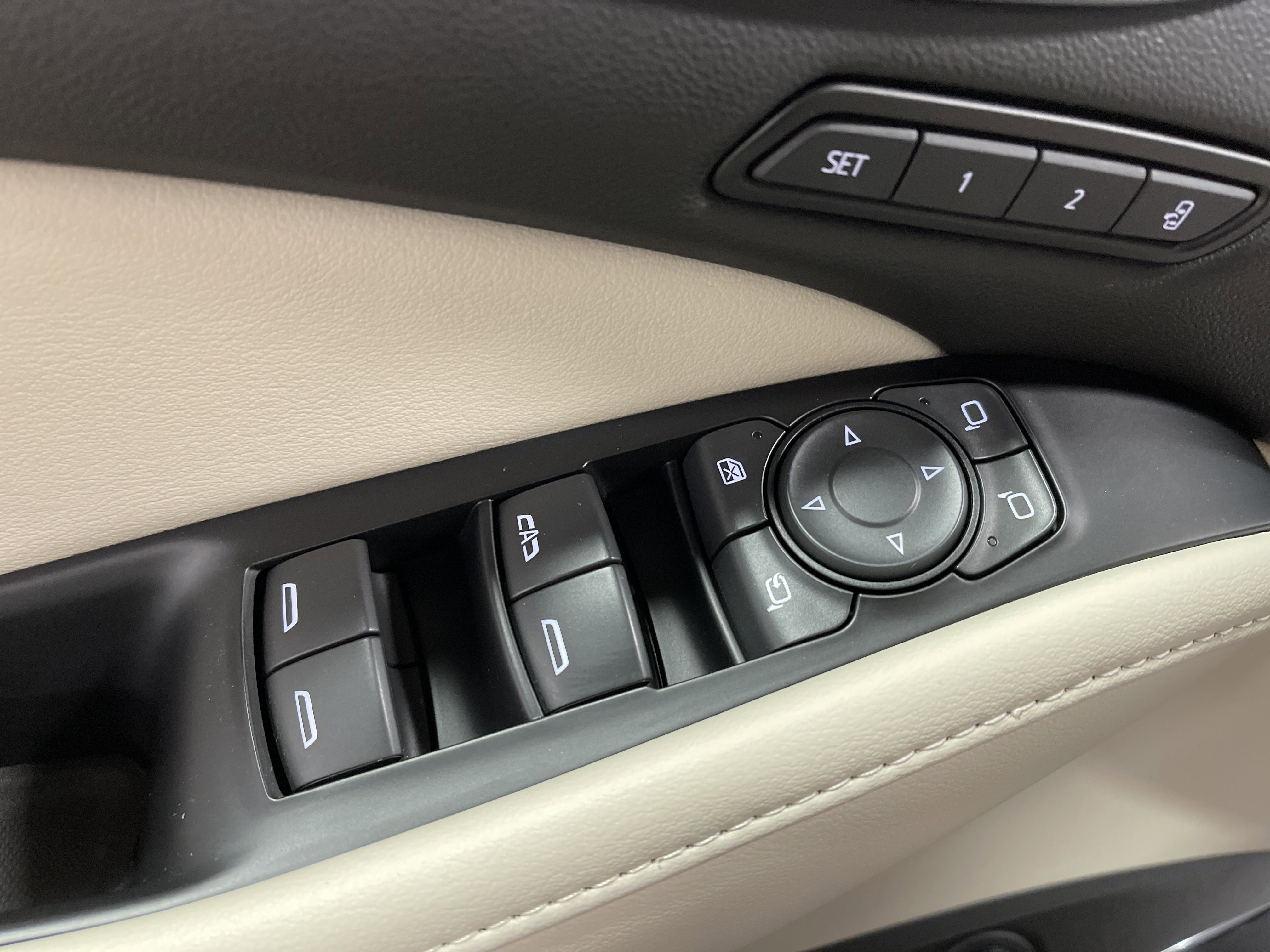 Used 2023 Buick Enclave Premium w/ Experience Buick Package image 9