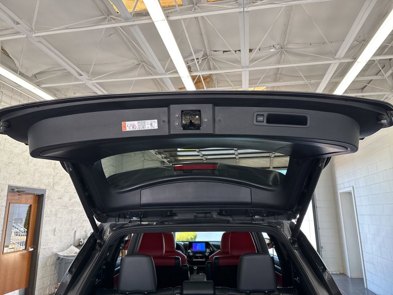 Used 2025 Toyota Highlander XSE image 12