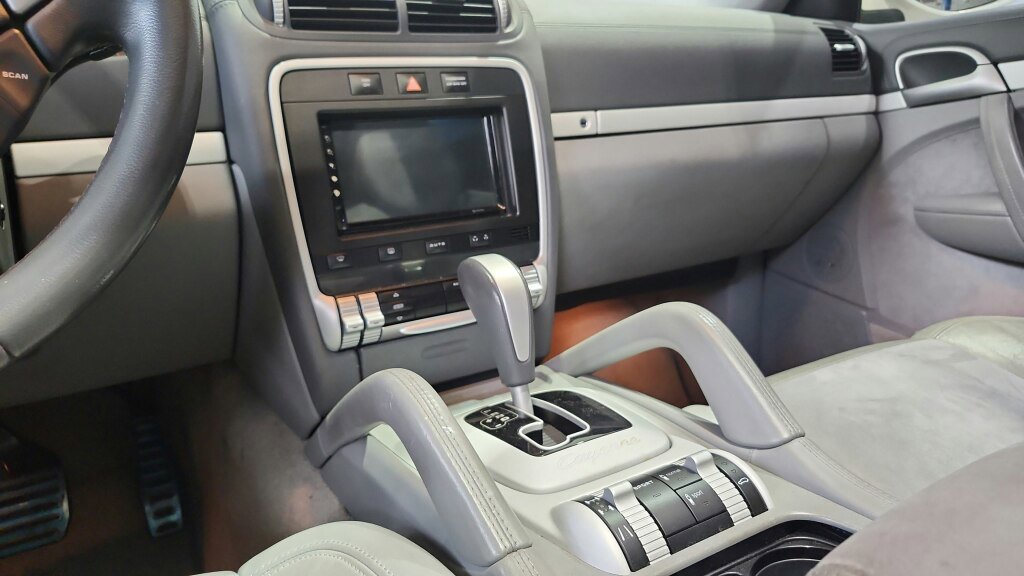 Used 2008 Porsche Cayenne GTS image 18