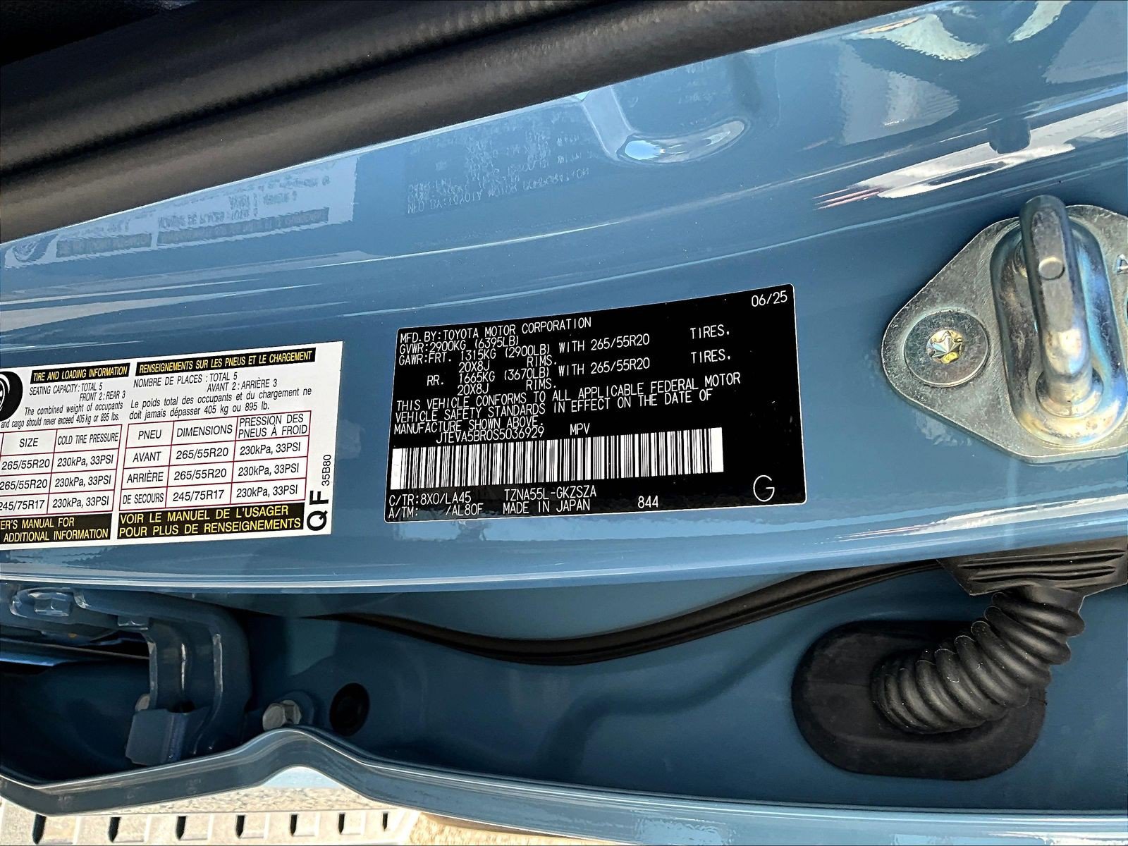 Used 2025 Toyota 4Runner Limited AWD/4WD image 19