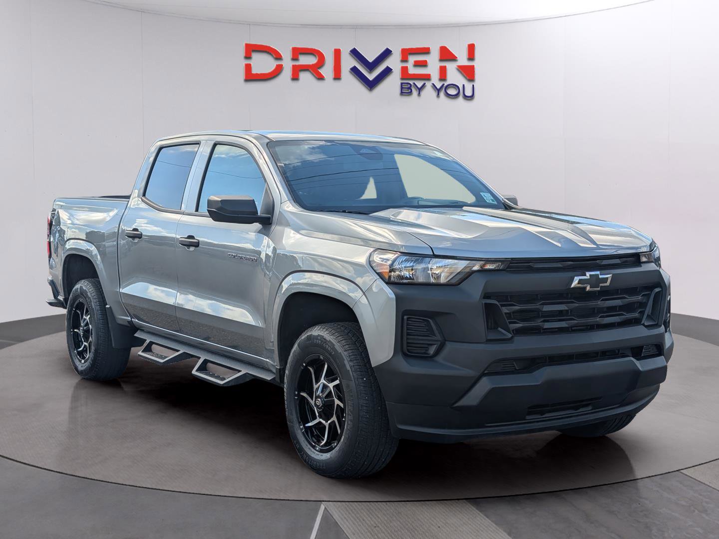 Used 2025 Chevrolet Colorado W/T w/ Advanced Trailering Package RWD image 7