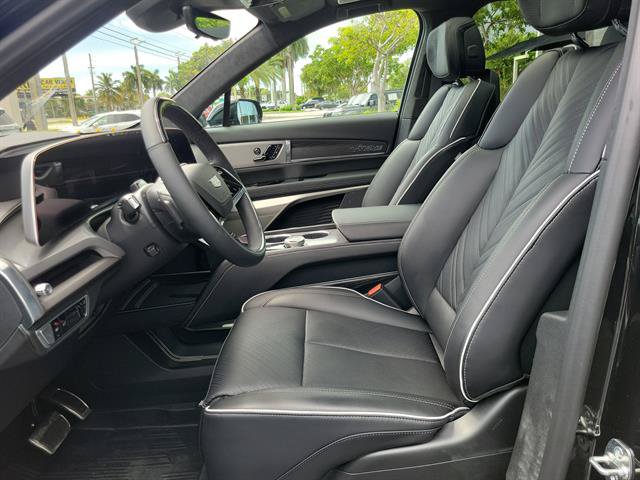 Certified 2026 Cadillac Vistiq Sport w/ LPO, Floor Liner Package AWD/4WD image 13
