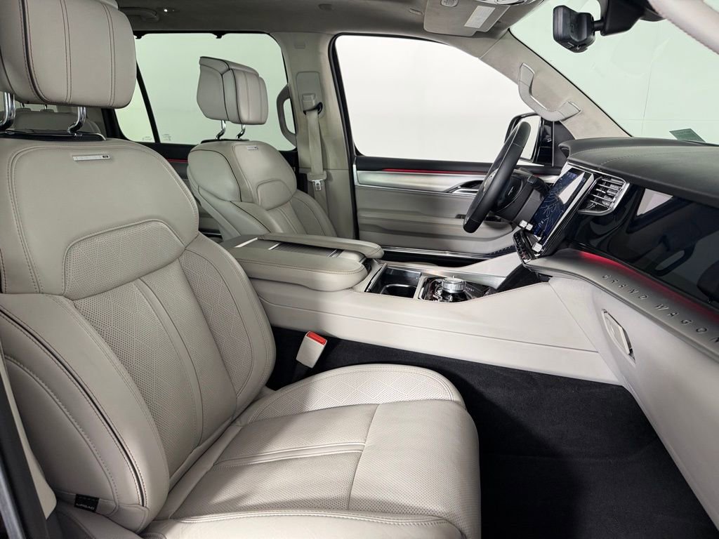 Used 2023 Jeep Grand Wagoneer Series II w/ Flexible Seating Group AWD/4WD image 38