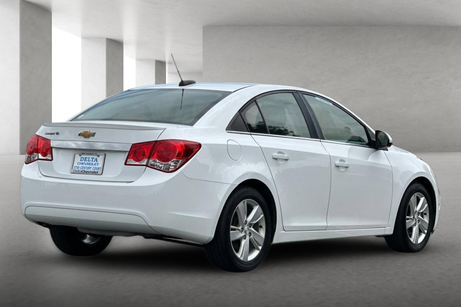Used 2015 Chevrolet Cruze Diesel FWD image 4