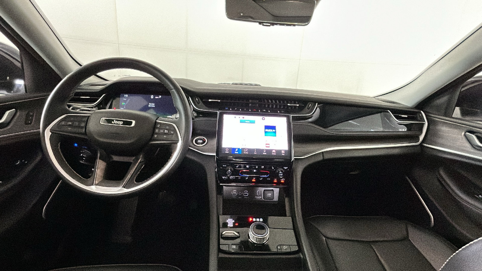 Used 2023 Jeep Grand Cherokee 4WD 4xe w/ Luxury Tech Group II image 34