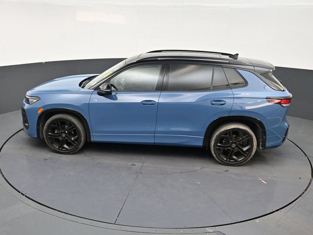 Used 2026 Volkswagen Tiguan SE R-Line FWD image 12