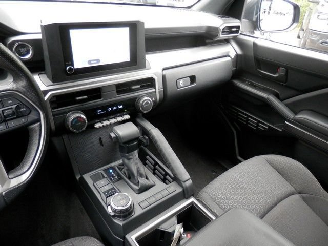 Used 2025 Toyota 4Runner SR5 AWD/4WD image 24