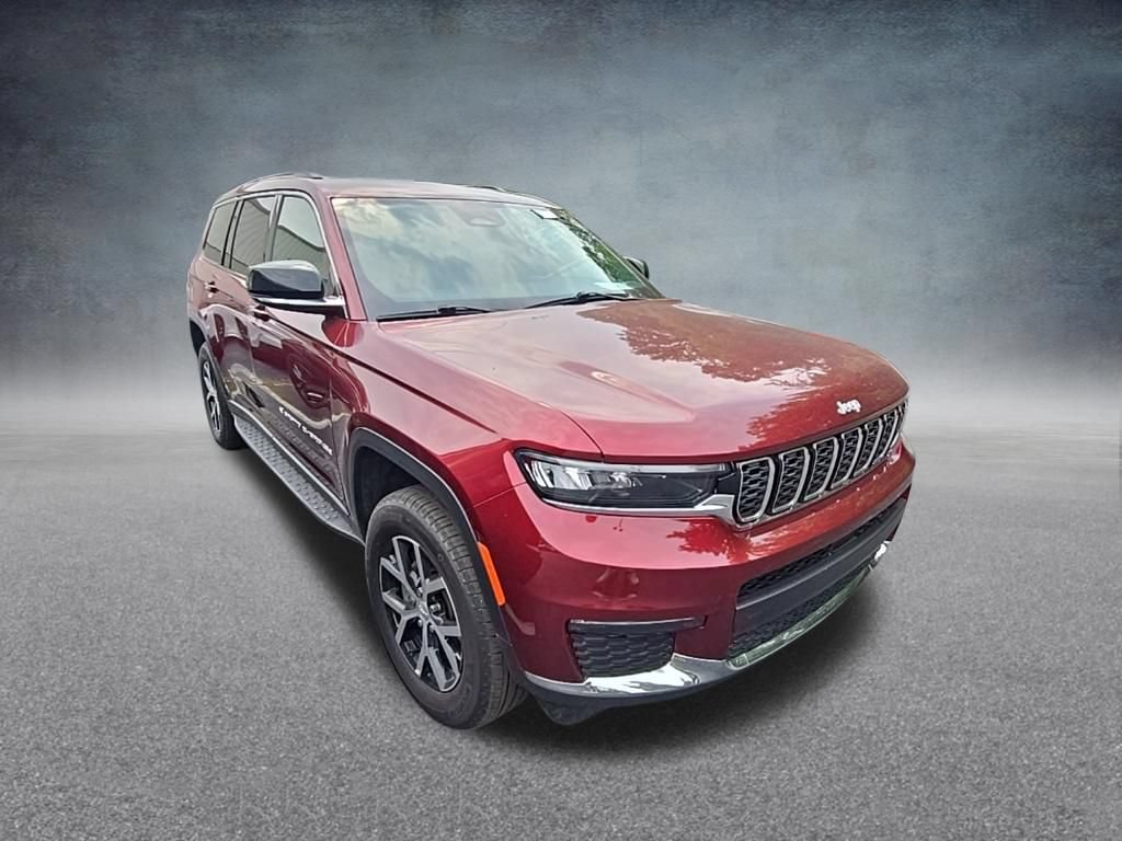 Used 2025 Jeep Grand Cherokee L Limited w/ Trailer Tow Package AWD/4WD image 2