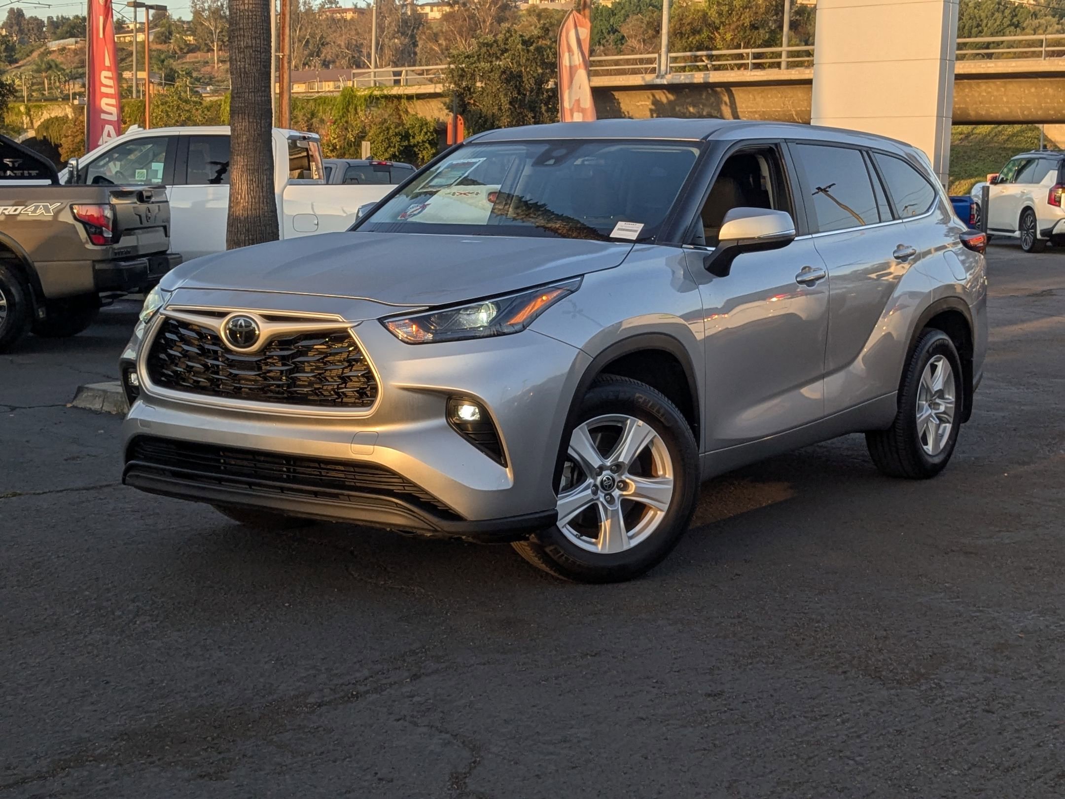 Used 2024 Toyota Highlander LE