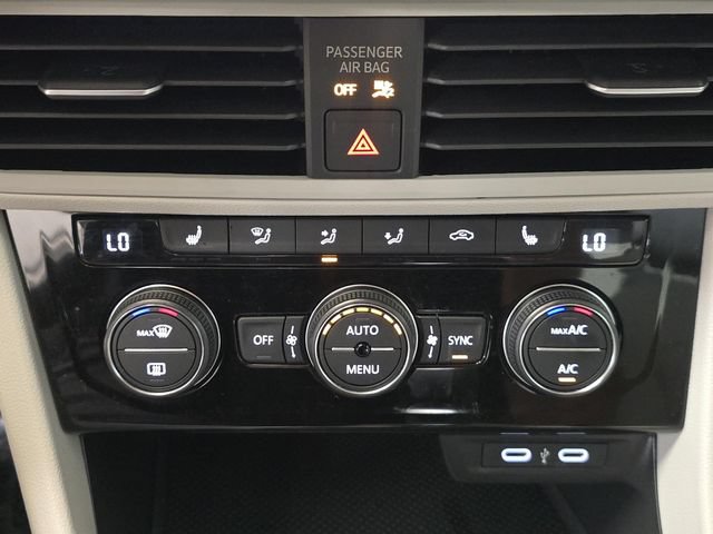 Used 2024 Volkswagen Jetta SE FWD image 29