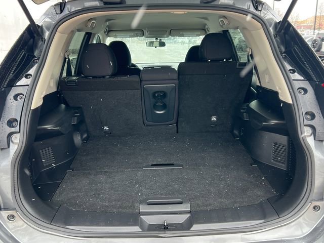 Used 2020 Nissan Rogue S image 32