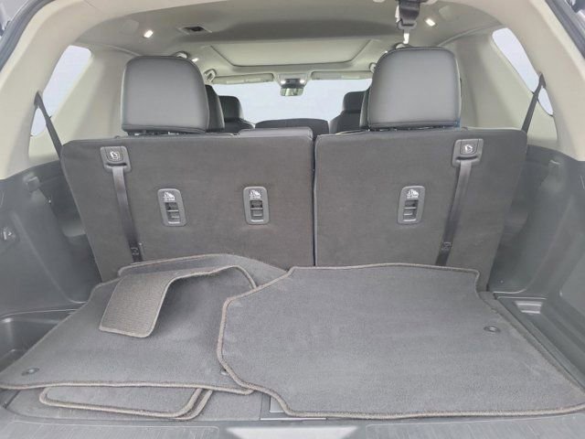 Used 2023 Honda Pilot Touring image 6
