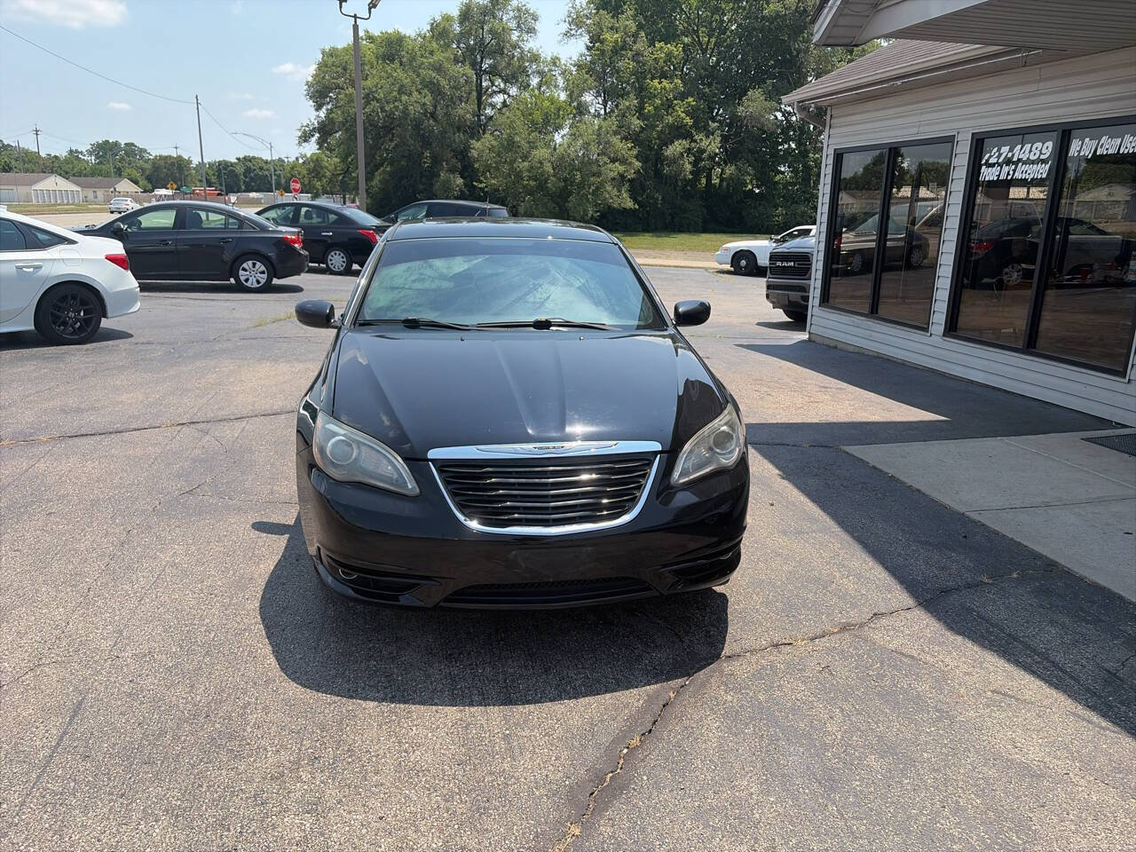 Used 2011 Chrysler 200 S FWD image 4