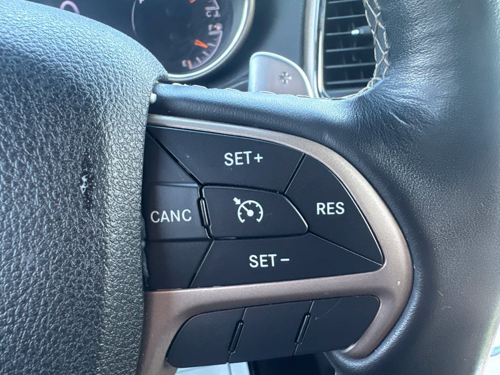 Used 2016 Jeep Grand Cherokee Limited AWD/4WD image 27