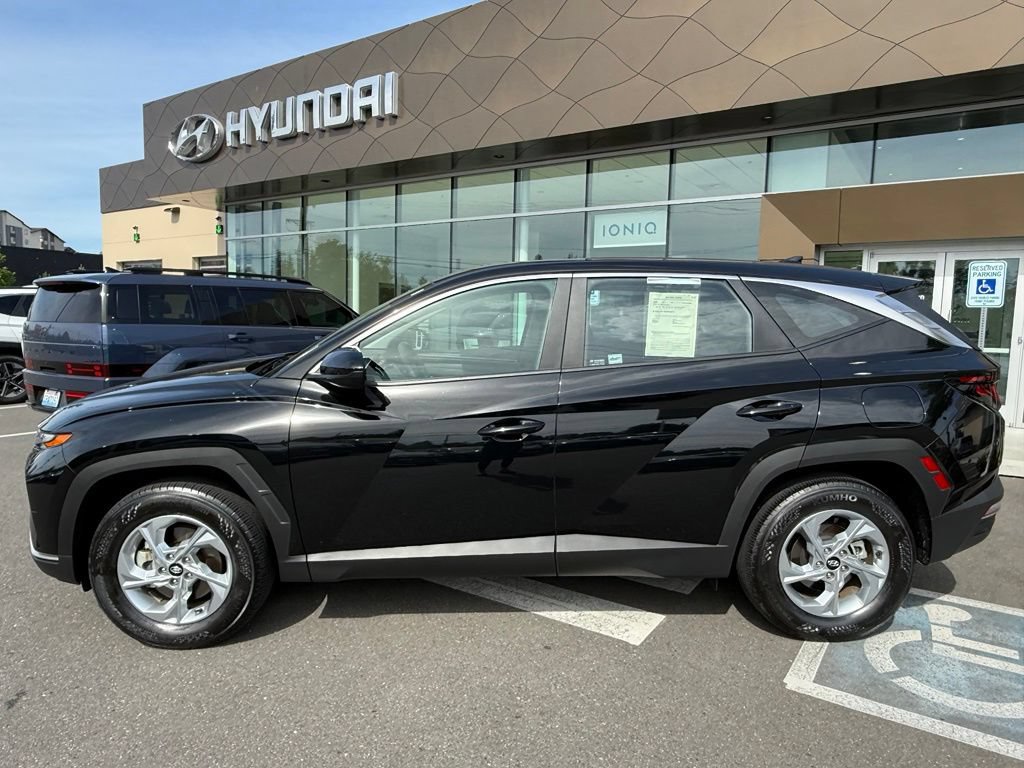 Used 2023 Hyundai Tucson SE AWD/4WD image 2