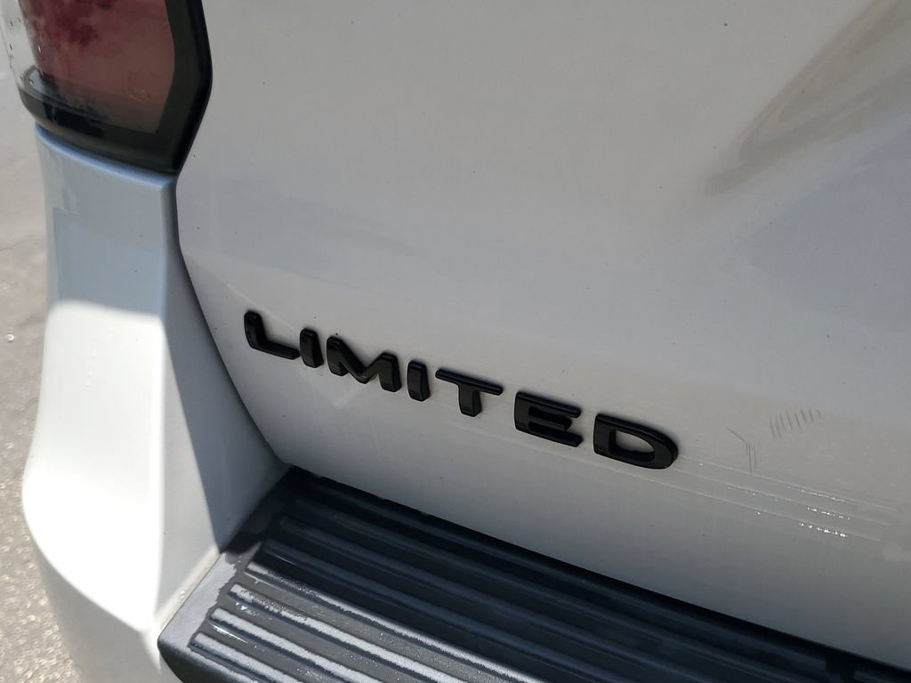 Used 2019 Ford Expedition Limited w/ Equipment Group 303A RWD image 8