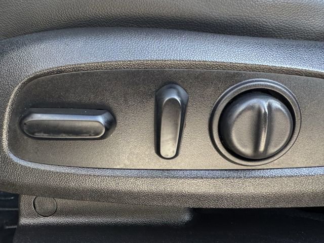 Used 2020 Chevrolet Traverse LT w/ LT Premium Package FWD image 29