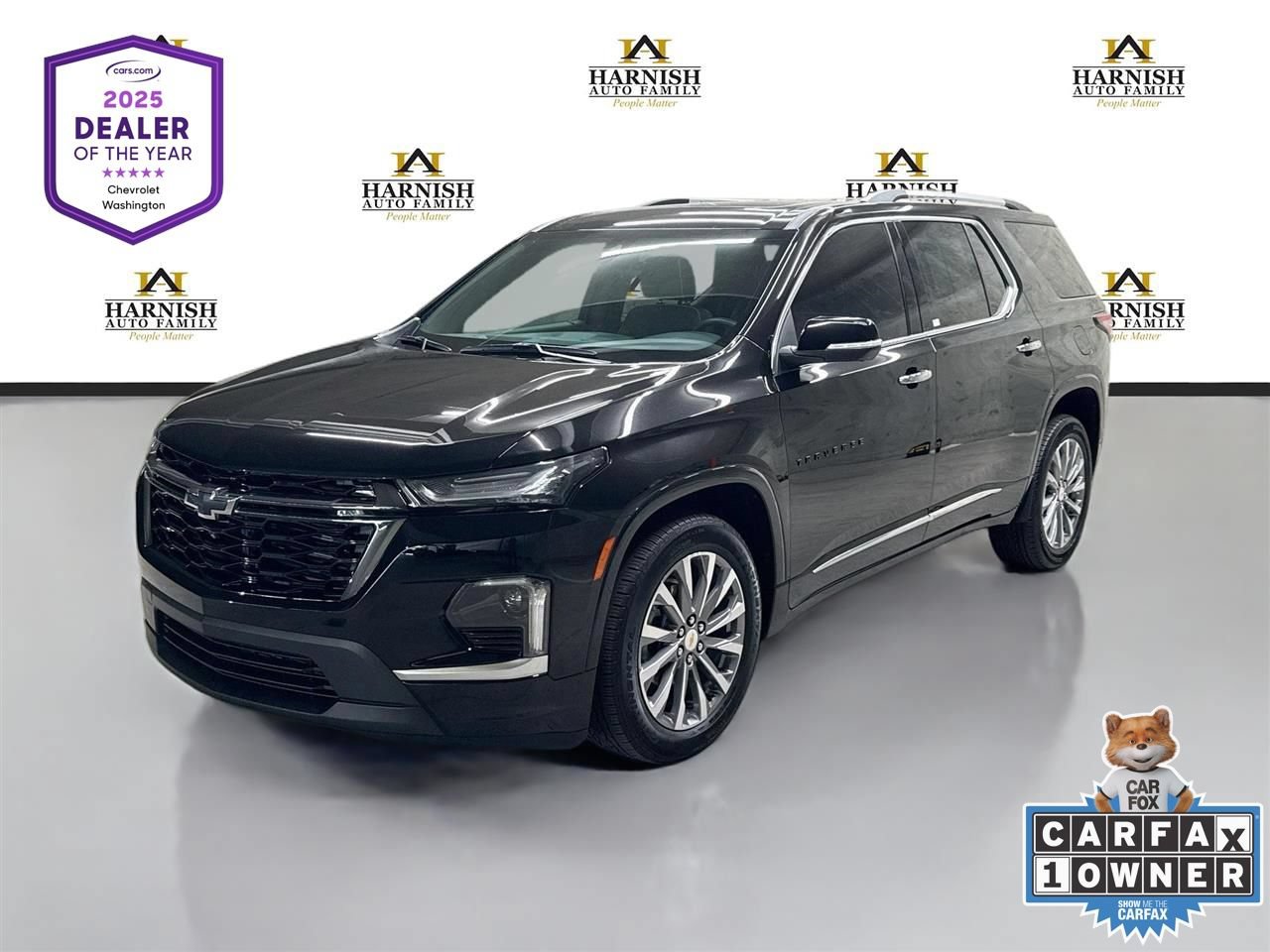 Used 2023 Chevrolet Traverse Premier w/ LPO, Floor Liner Package AWD/4WD image 1
