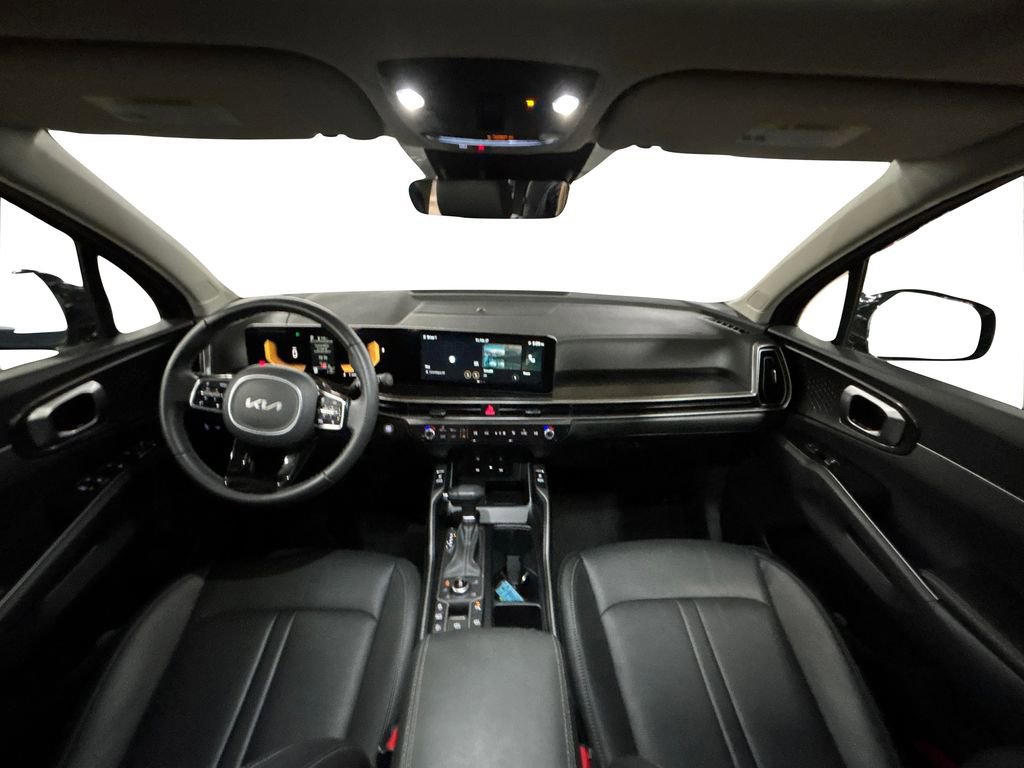 Certified 2025 Kia Sorento EX w/ Panoramic Sunroof Package image 16