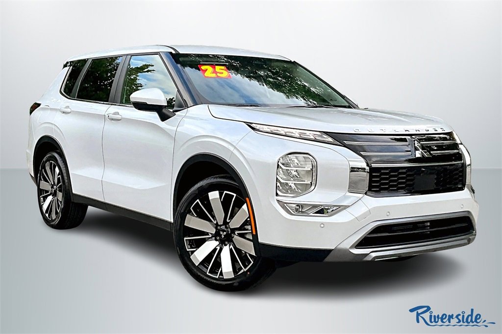 New 2025 Mitsubishi Outlander SE
