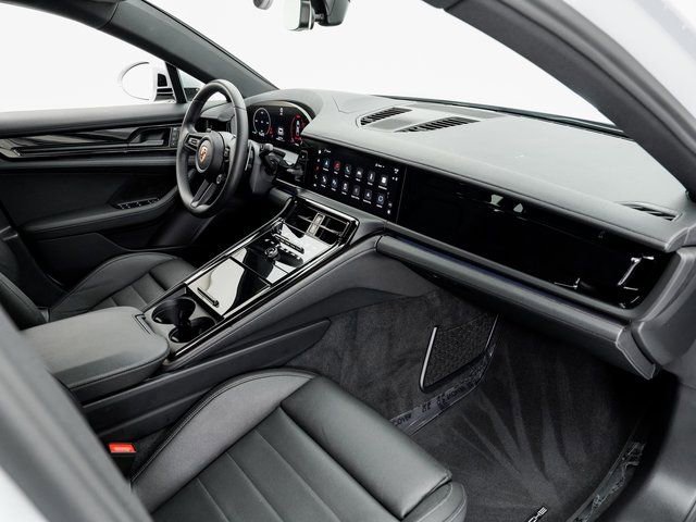 Certified 2025 Porsche Panamera 4 image 22