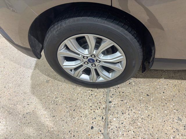 Used 2019 Ford Edge Titanium w/ Cold Weather Package image 11