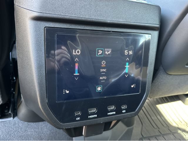 New 2026 GMC Yukon XL Denali Ultimate AWD/4WD image 7
