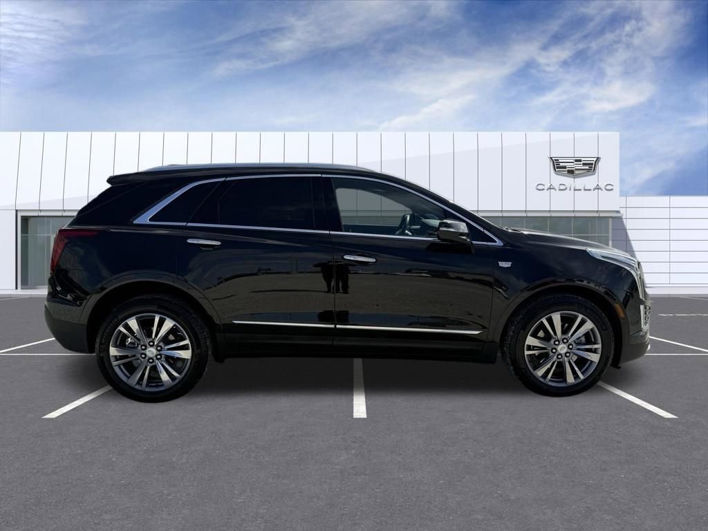 Certified 2025 Cadillac XT5 Premium Luxury image 2