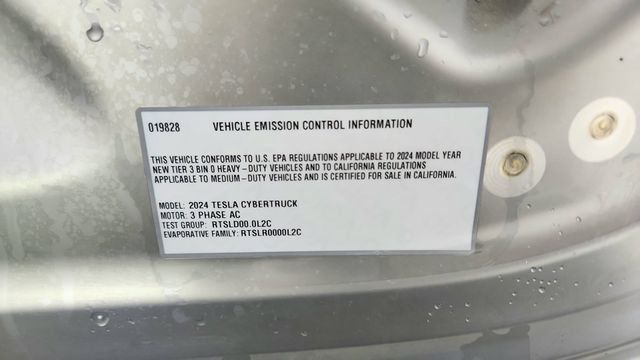 Used 2024 Tesla Cybertruck AWD Crew Cab image 58