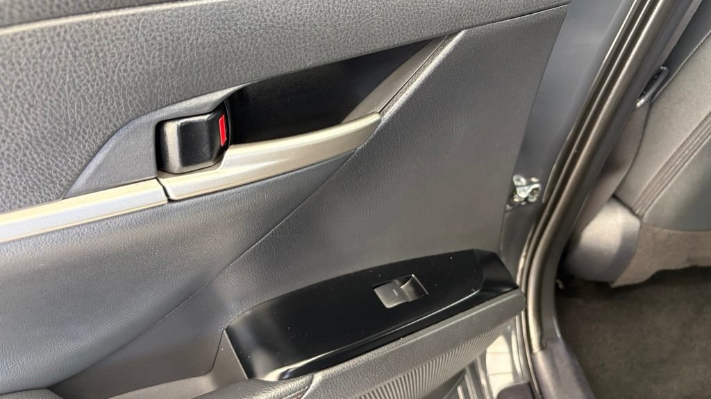 Used 2025 Toyota Camry XLE FWD image 18